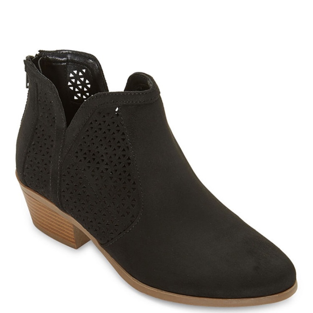 ANA a.n.a Faux Suede Ankle Booties Boots Shoes with Memory Foam NWT NEW SIZE 8